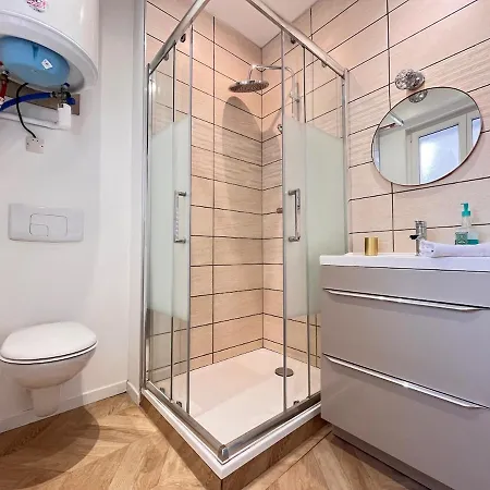 شقة E - Le Secret De Louise T2 Avec Balcon Au Centre إيبيرني