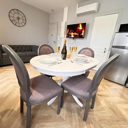 شقة E - Le Secret De Louise T2 Avec Balcon Au Centre إيبيرني